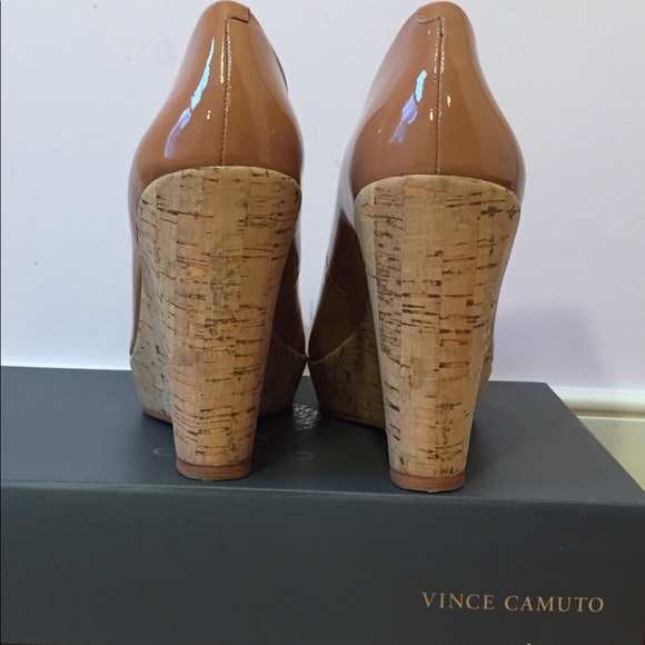 Vince Camuto Cork Platform Wedge | Size 9M - Picture 3 of 4